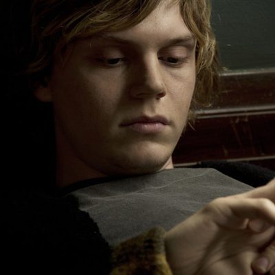 Evan Peters, joven perturbado en 'American Horror Story'