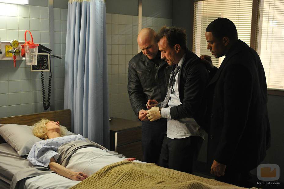 T-Bag visita a una enferma en el hospital en 'Ex-Convictos'