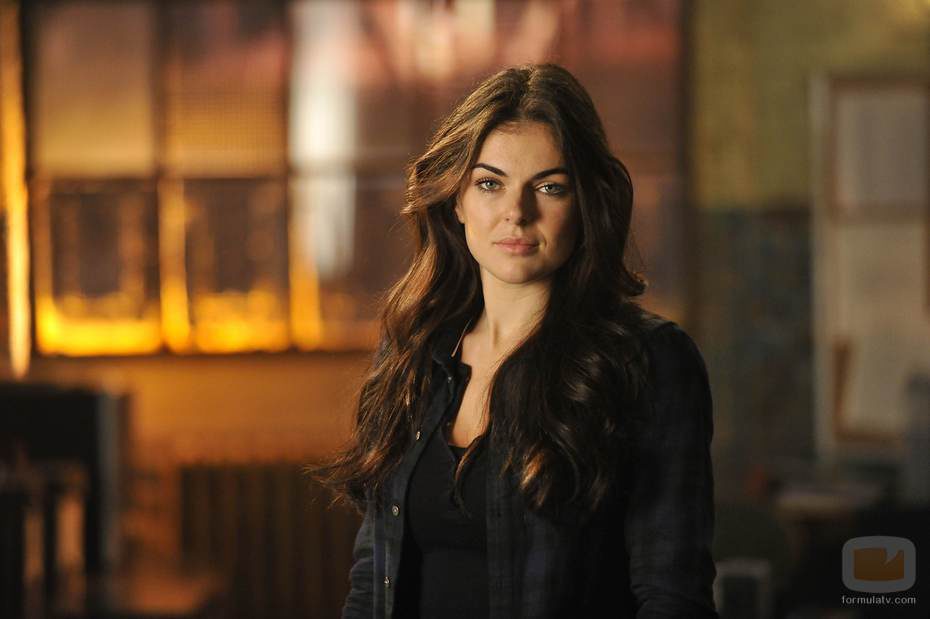 Serinda Swan aparece en 'Ex-convictos'