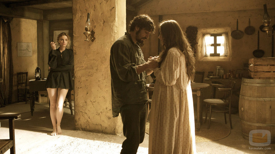 Álex García, Silvia Alonso y Carolina Bang de 'Tierra de lobos'