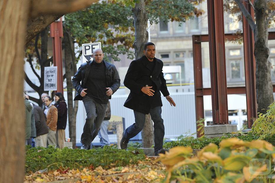 Laz Alonso y Domenick Lombardozzi en 'Ex-Convictos'
