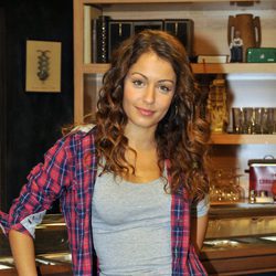 Hiba Abouk interpreta a Candela en 'Con el culo al aire'