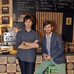 Raul Arévalo y Raúl Fernández son Jorge y Ángel en 'Con el culo al aire'