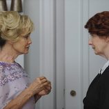 Constance y Moira en 'American Horror Story'