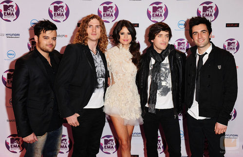 Selena Gomez y The Scene en los MTV EMA 2011