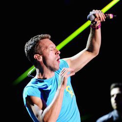 Chris Martin canta en directo en los MTV EMA 2011