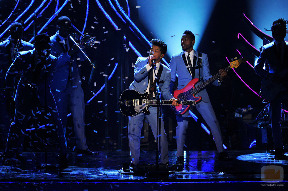 Bruno Mars cantando en los MTV EMA 2011