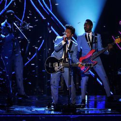 Bruno Mars cantando en los MTV EMA 2011