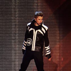 Justin Bieber, cantando en los MTV EMA 2011