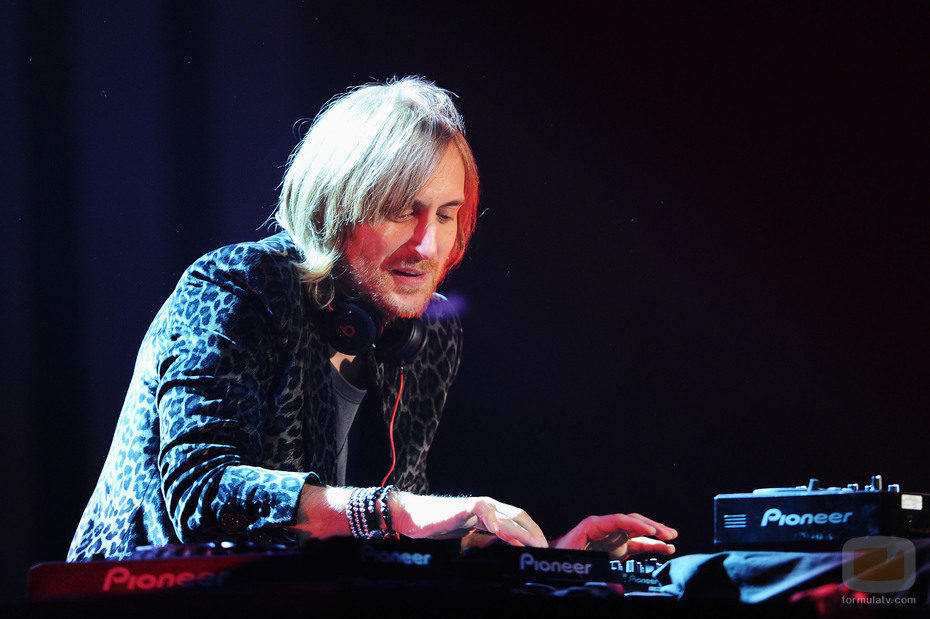 David Guetta pinchando en los MTV EMA 2011