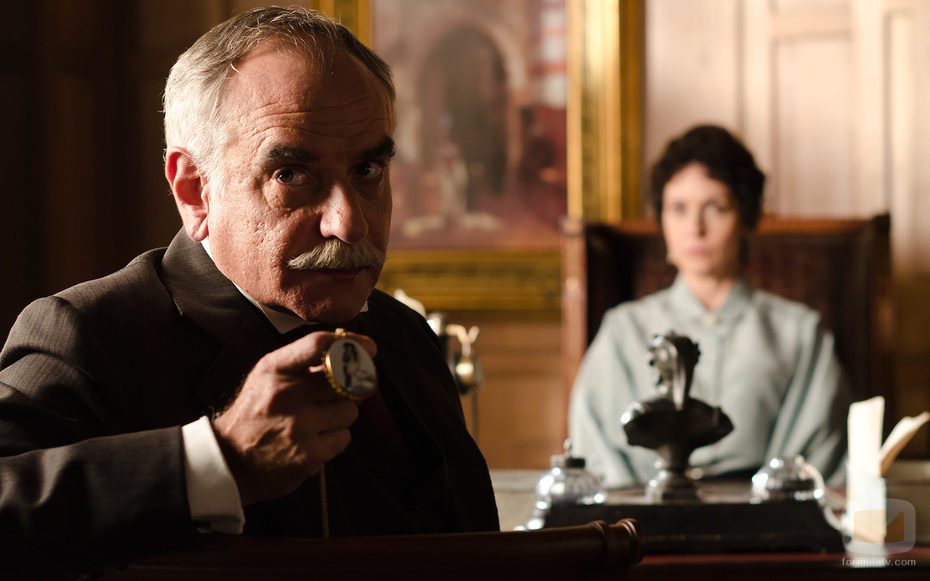 Ayala y Doña Teresa se reúnen en 'Gran Hotel'