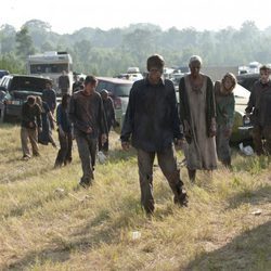 Los zombies vuelven a las andadas en 'The Walking Dead'