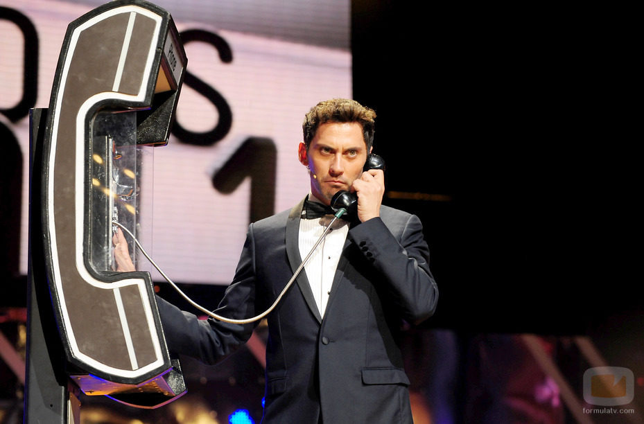 Paco León durante su actuación en los Premios Ondas 2011