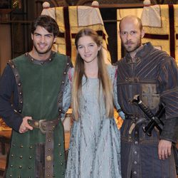 Maxi Iglesias, Beatriz Vallhonrat y Eduard Farelo en 'Toledo'