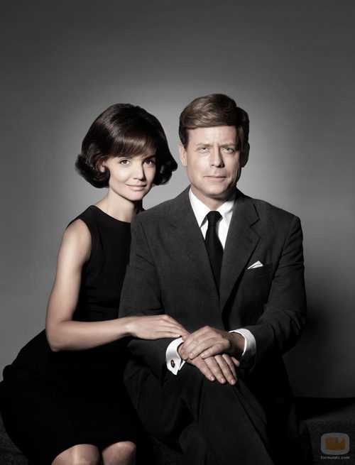Katie Holmes y Greg Kinnear son 'Los Kennedy'