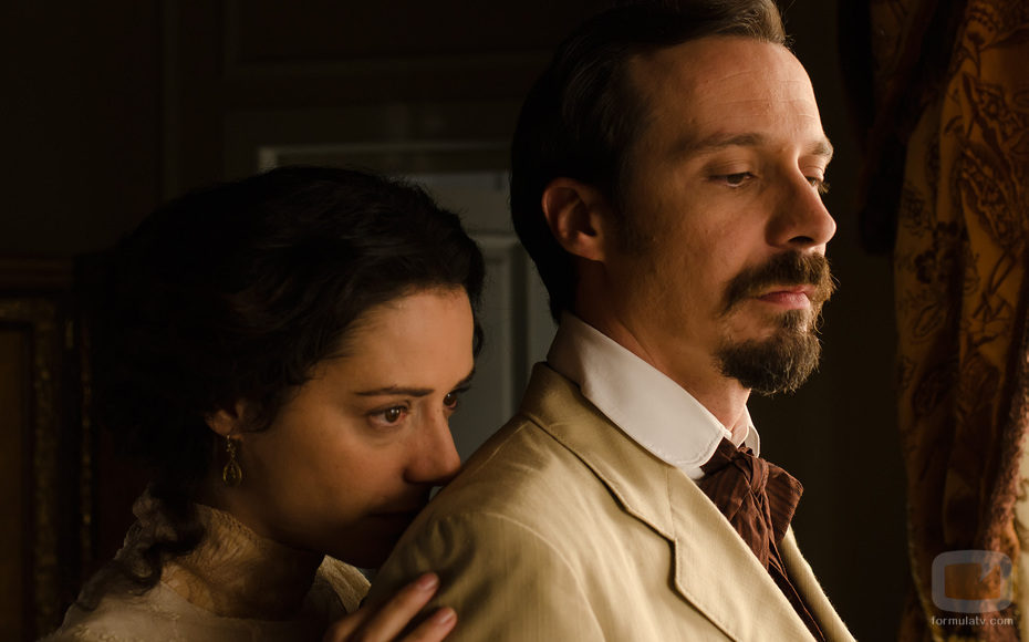 Sofía Alarcón y Alfredo Vergara en 'Gran Hotel'