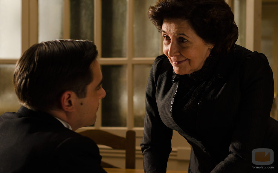 Ángela y su hijo Andrés en 'Gran Hotel'