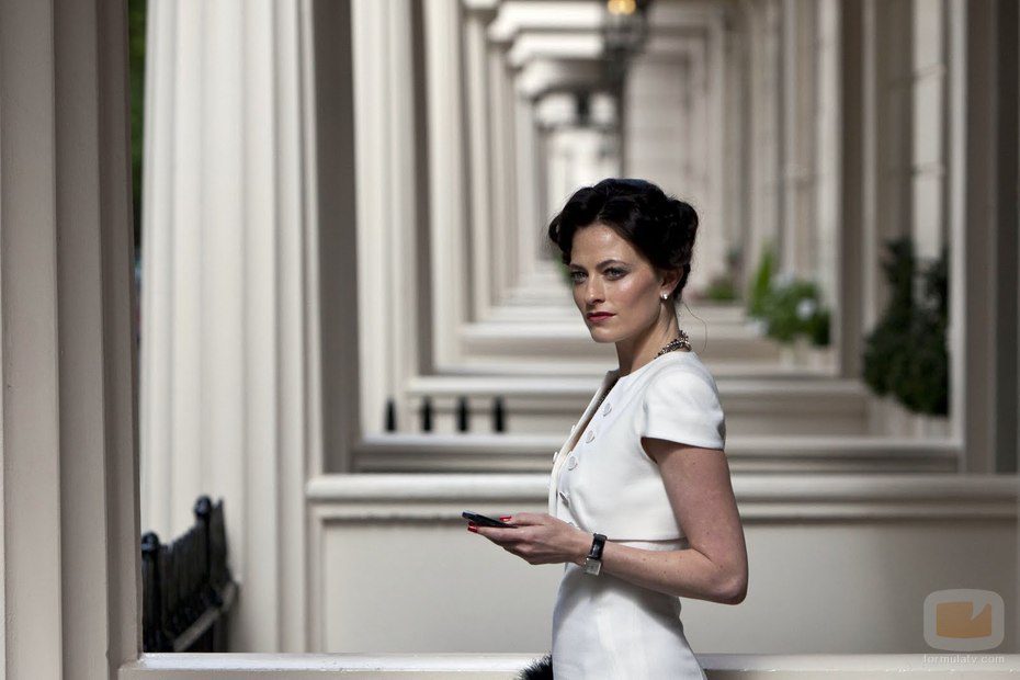 La actriz Lara Pulver llega a la serie 'Sherlock' de BBC