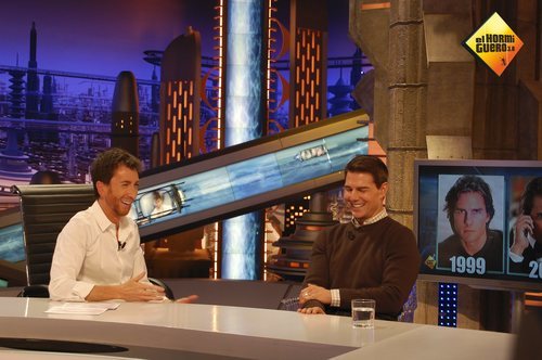Tom Cruise rio sin parar en su primera visita a un plató de televisión en España
