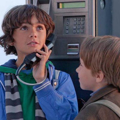 Marco y Lucas llaman por teléfono en 'Marco'