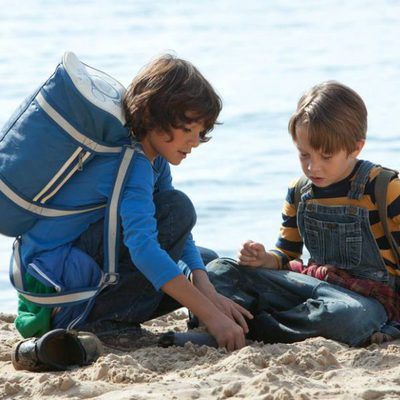 La pareja de niños en 'Marco' buscan a Ana