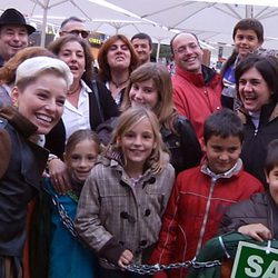 La cantante Soraya, rodeada de fans en 'Callejeros'