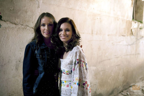 La cantante junto a su representante, en 'Rocío Durcal, volver a verte'