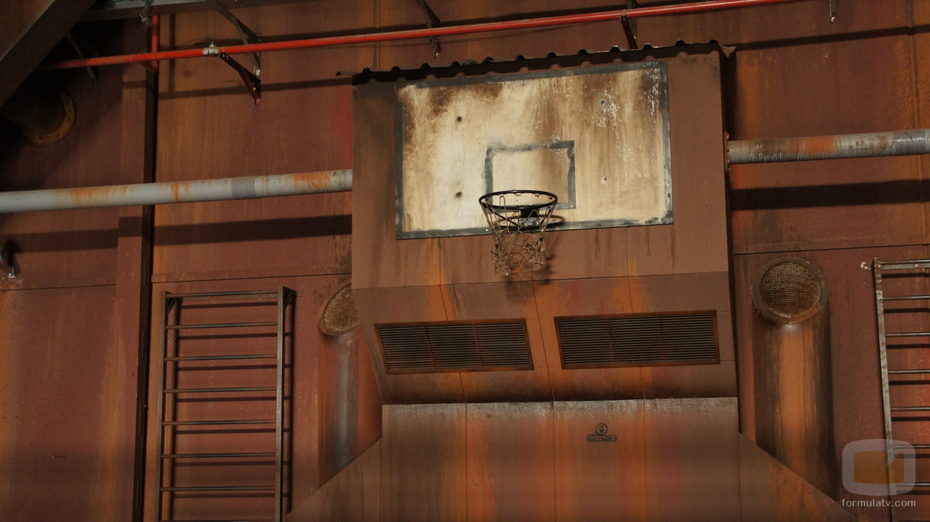 Canasta en el patio de La Torre, la prisión de 'La fuga'