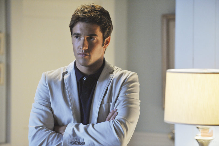 Joshua Bowman en 'Revenge'