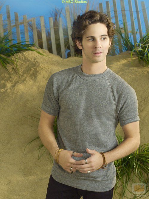 Connor Paolo en la serie 'Revenge'