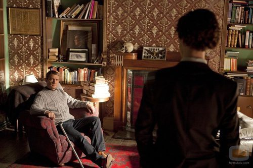 Watson y Holmes resolviendo un caso en 'Sherlock'
