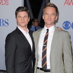 Neil Patrick Harris y su marido, David Burtka, en los People's Choice 2012