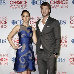 Jennifer Lawrence y Liam Hemsworth en los People's Choice 2012