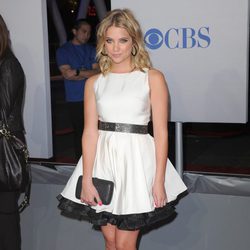 Ashley Benson en los People's Choice Awards 2012