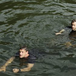 Thomas Kretchsmann y Joe Anderson en el Amazonas en 'The River'