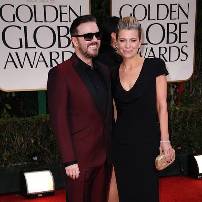 Ricky Gervais y Jane Fallon en los Globos de Oro 2012