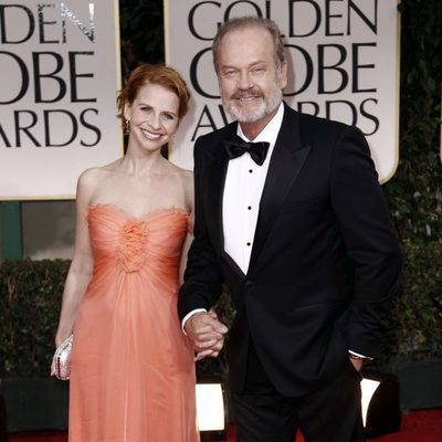Kelsey Grammer y Kayte Walsh en los Globos de Oro 2012