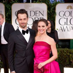 Natalie Portman y Benjamin Millepied en los Globos de Oro 2012