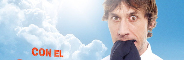 Raúl Fernández como Ángel en la comedia 'Con el culo al aire'