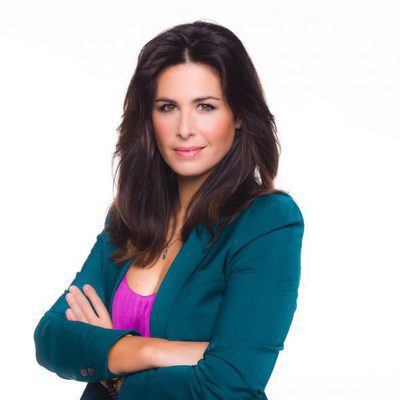 Posado de la presentadora Nuria Roca