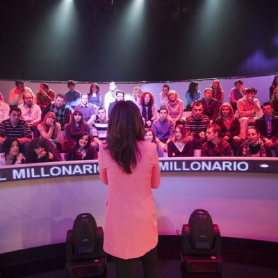 Nuria Roca con el público de 'El millonario'