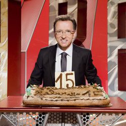 Jordi Hurtado con el pastel de los 15 años