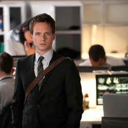 Patrick J. Adams es Mike Ross en 'Suits: La clave del éxito