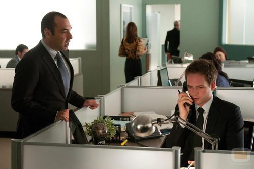 Louis Litt (Rick Hoffman) y Mike Ross (Patrick J. Adams)
