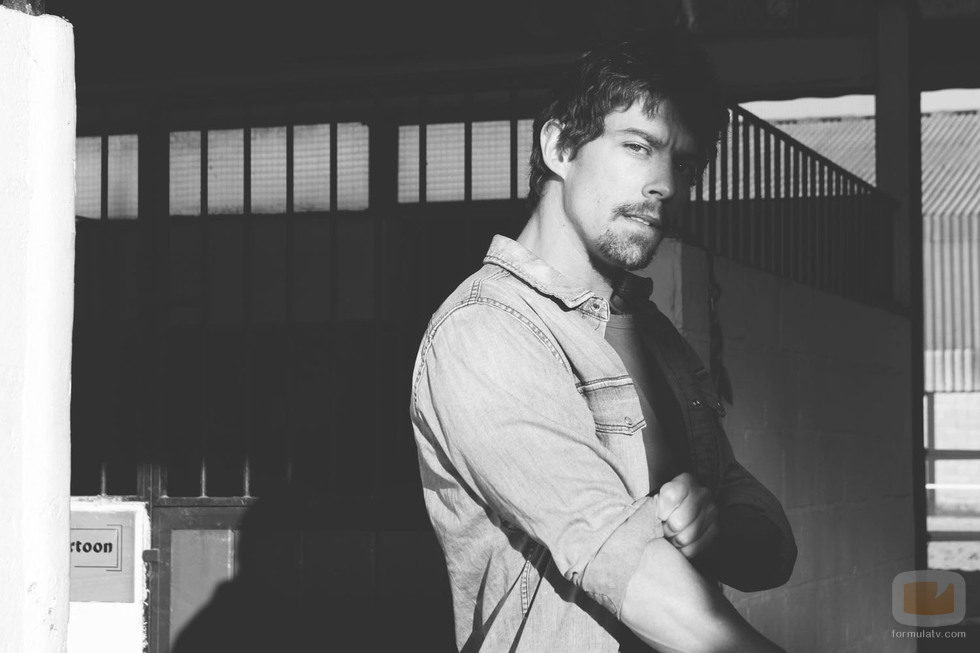 Adrián Lastra se arremanga la camisa