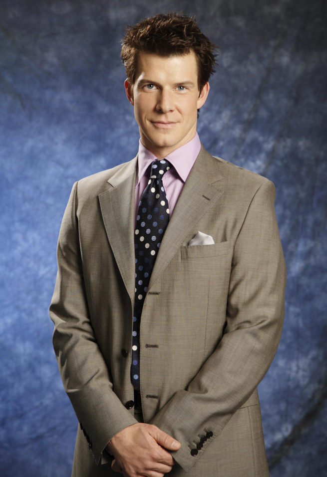 Eric Mabius interpreta a Daniel Meade en 'Ugly Beaty'