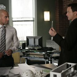 Gary Sinise investigando en CSI