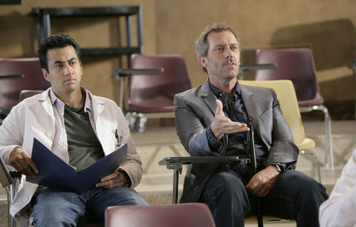 Kal Penn y Hugh Laurie