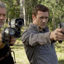 Stephen Lang y Jason O'Mara en 'Terra Nova'