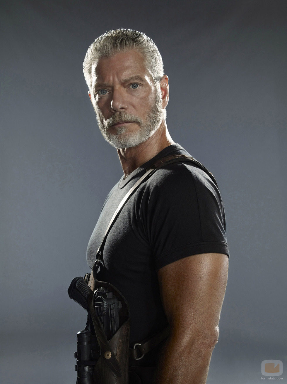 Stephen Lang es Nathaniel Taylor en 'Terra Nova'
